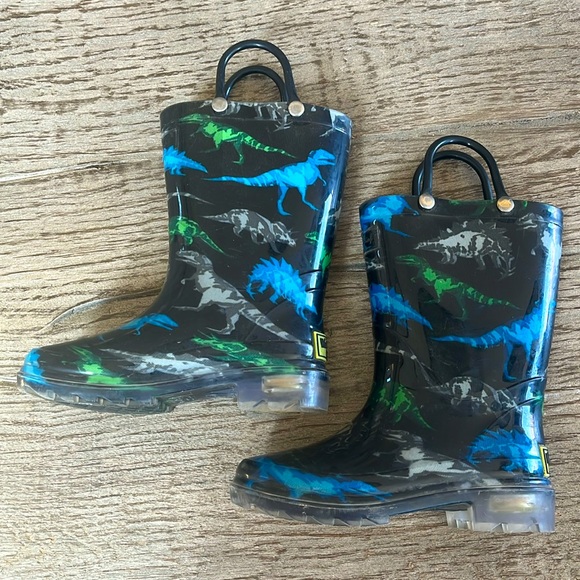 light up dino rain boots - Picture 1 of 8